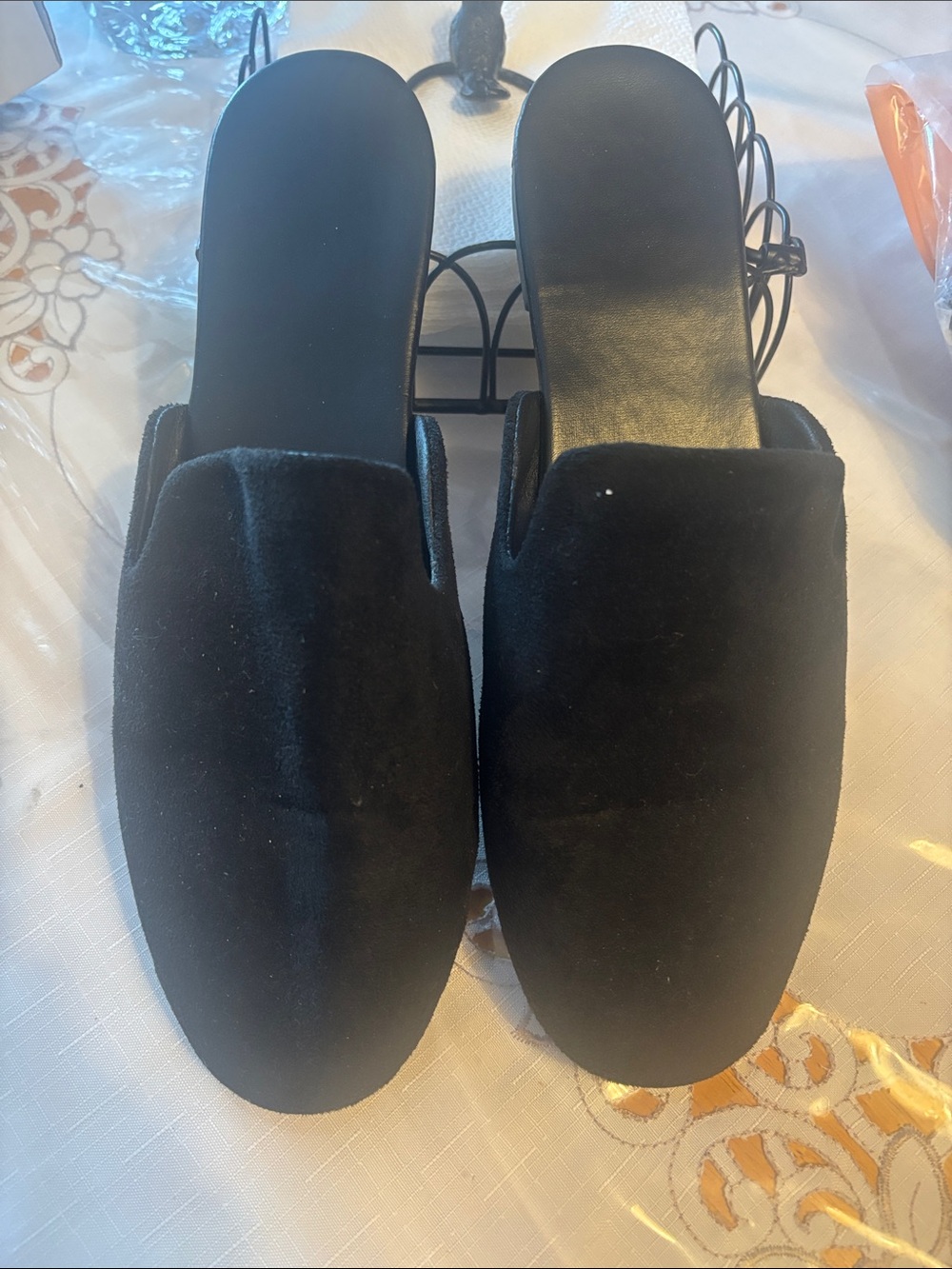 SHEIN Black Velvet Slip-On Flats